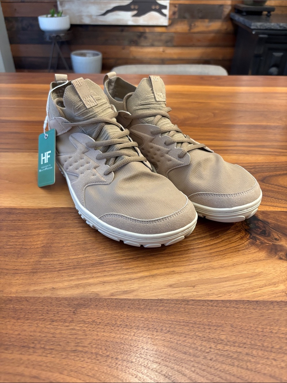 NWT New Hike Footwear Sierra Peak Tan Barefoot Shoes Women Size 40 (9-9.5)